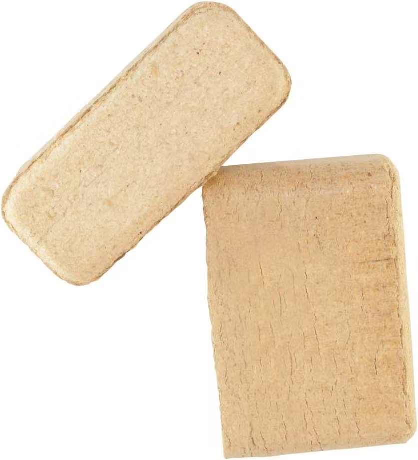 Holzbriketts in Kartons